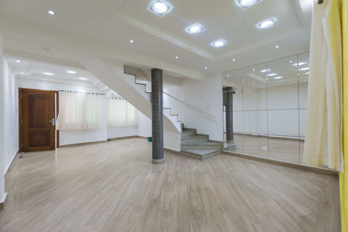 Casa à venda com 3 quartos, 270m² - Foto 4