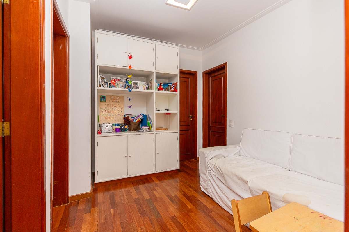 Apartamento à venda com 4 quartos, 223m² - Foto 15