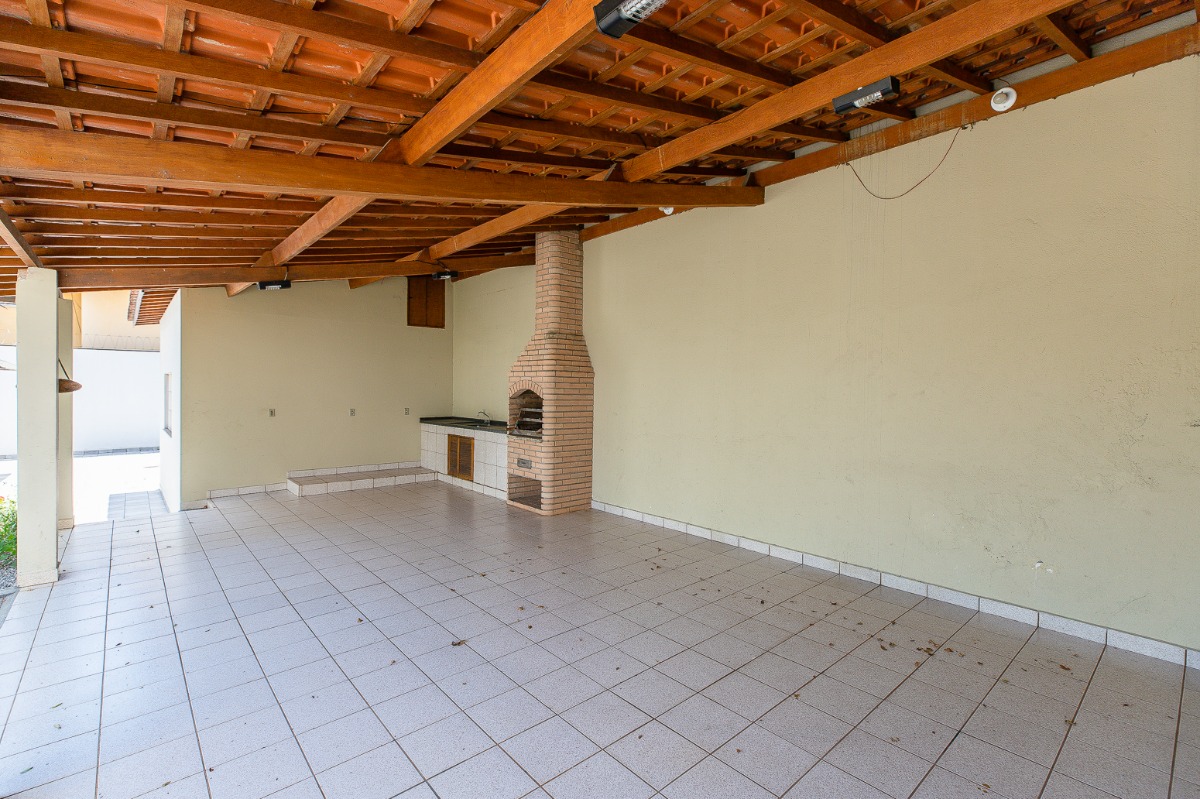 Casa à venda com 4 quartos, 332m² - Foto 14