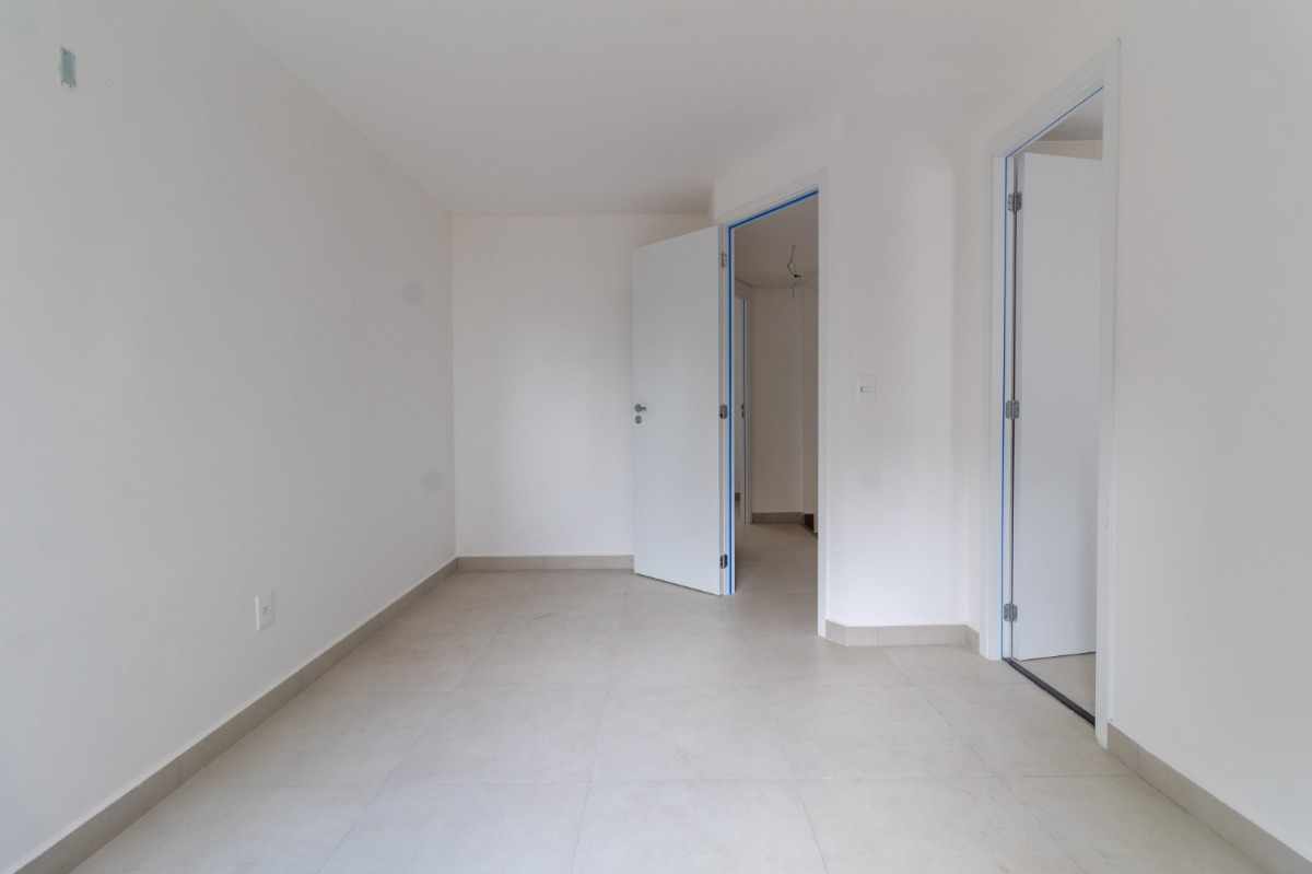 Casa à venda com 2 quartos, 146m² - Foto 2