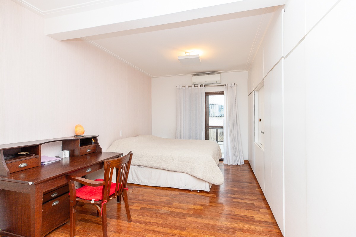 Apartamento à venda com 4 quartos, 223m² - Foto 31