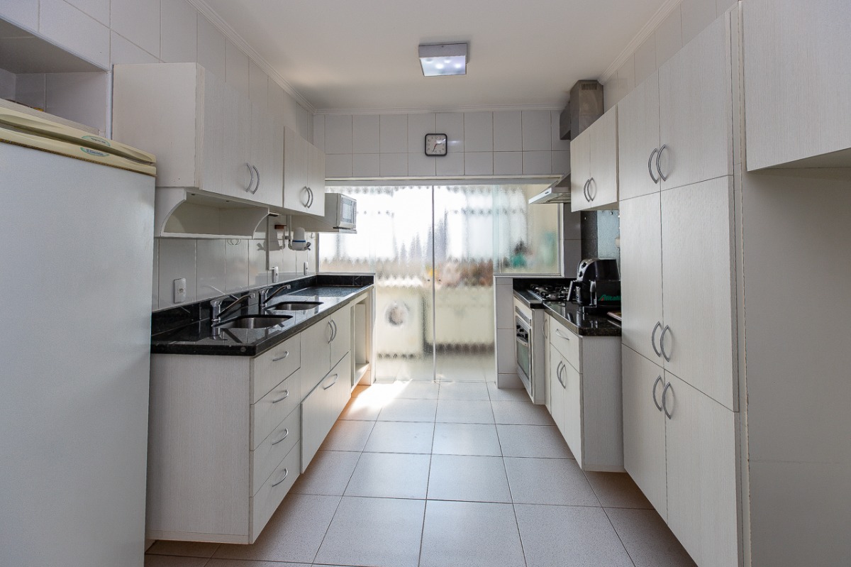 Apartamento à venda com 3 quartos, 138m² - Foto 14