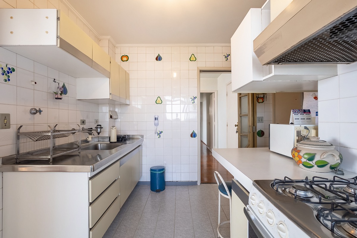 Apartamento à venda com 3 quartos, 121m² - Foto 9