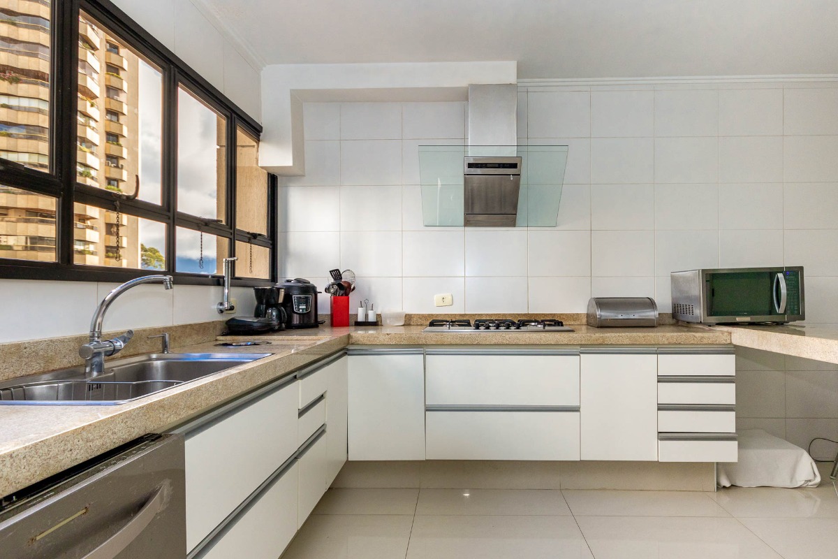 Apartamento à venda com 4 quartos, 163m² - Foto 13