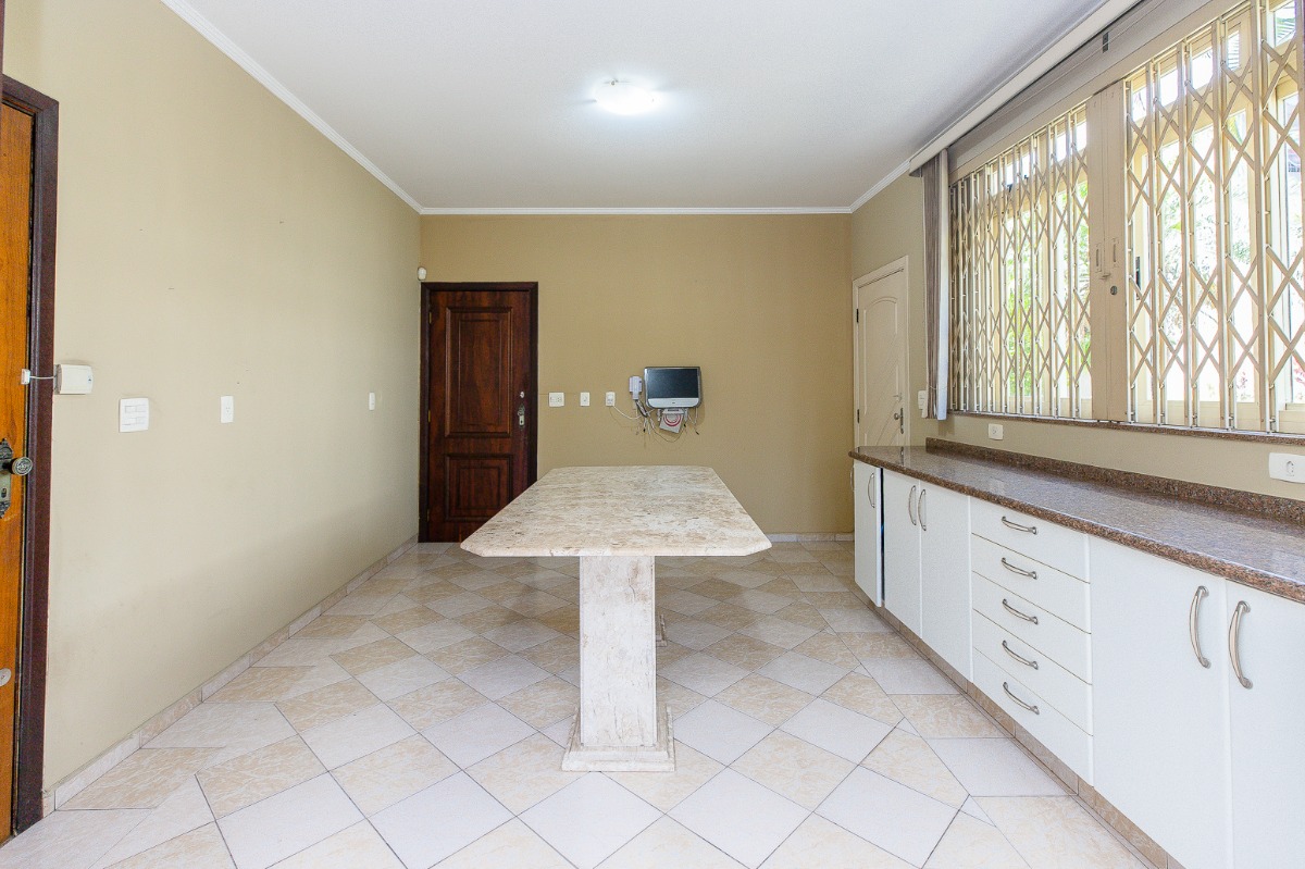 Casa à venda com 4 quartos, 332m² - Foto 17