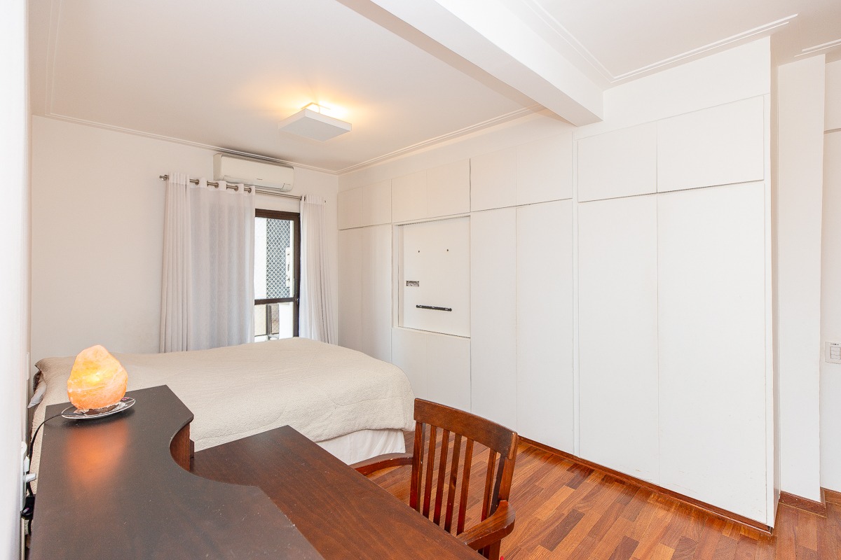 Apartamento à venda com 4 quartos, 223m² - Foto 30