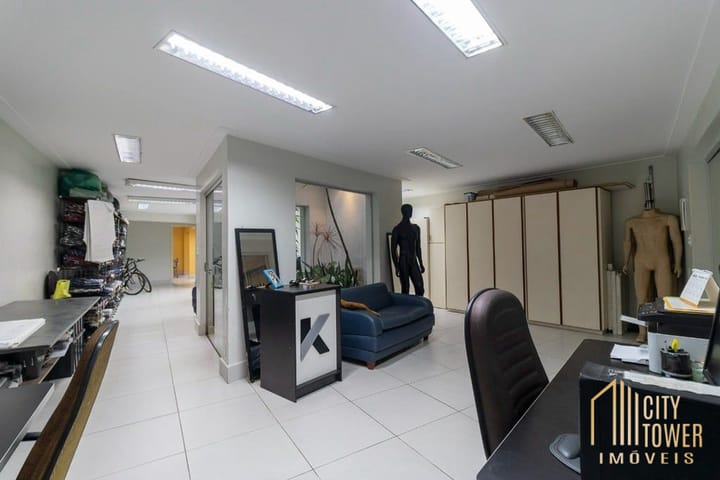 Casa à venda com 3 quartos, 220m² - Foto 16