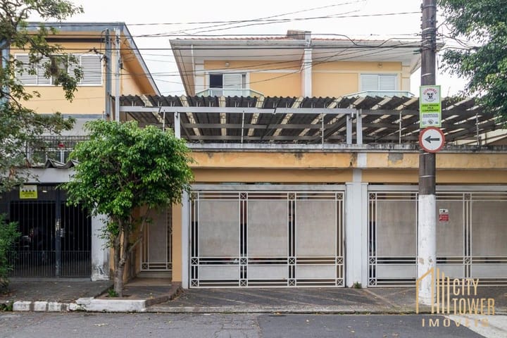 Casa à venda com 4 quartos, 200m² - Foto 1