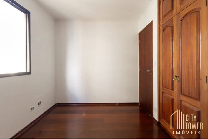 Apartamento à venda com 3 quartos, 128m² - Foto 2