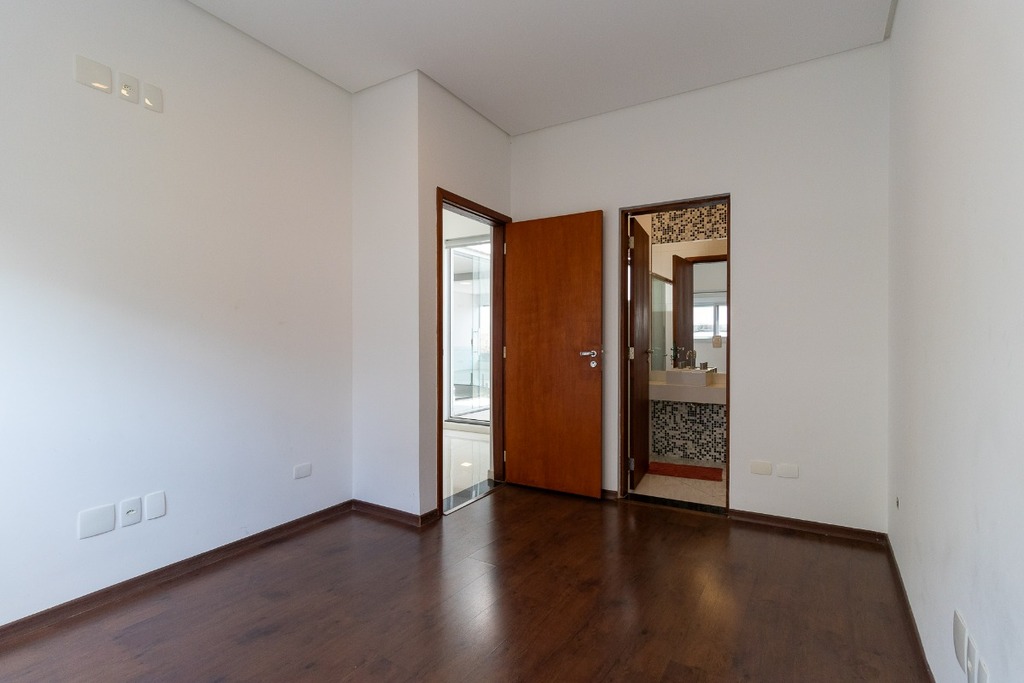 Casa à venda com 4 quartos, 615m² - Foto 7