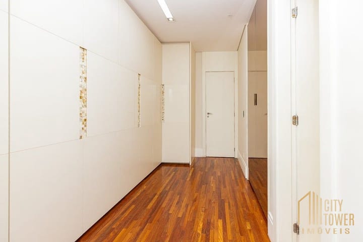 Apartamento à venda com 3 quartos, 240m² - Foto 4