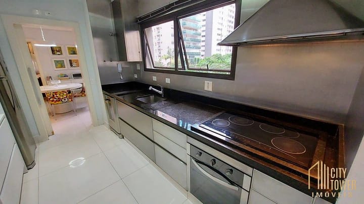 Apartamento à venda com 4 quartos, 246m² - Foto 8