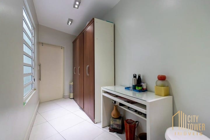 Casa à venda com 3 quartos, 220m² - Foto 8