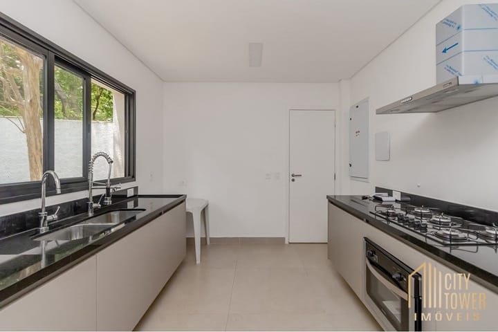 Casa à venda com 3 quartos, 318m² - Foto 10