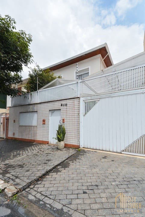 Casa à venda com 3 quartos, 200m² - Foto 1