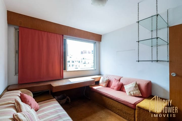 Apartamento à venda com 3 quartos, 137m² - Foto 2