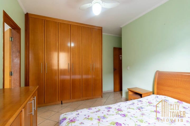 Casa à venda com 4 quartos, 200m² - Foto 9