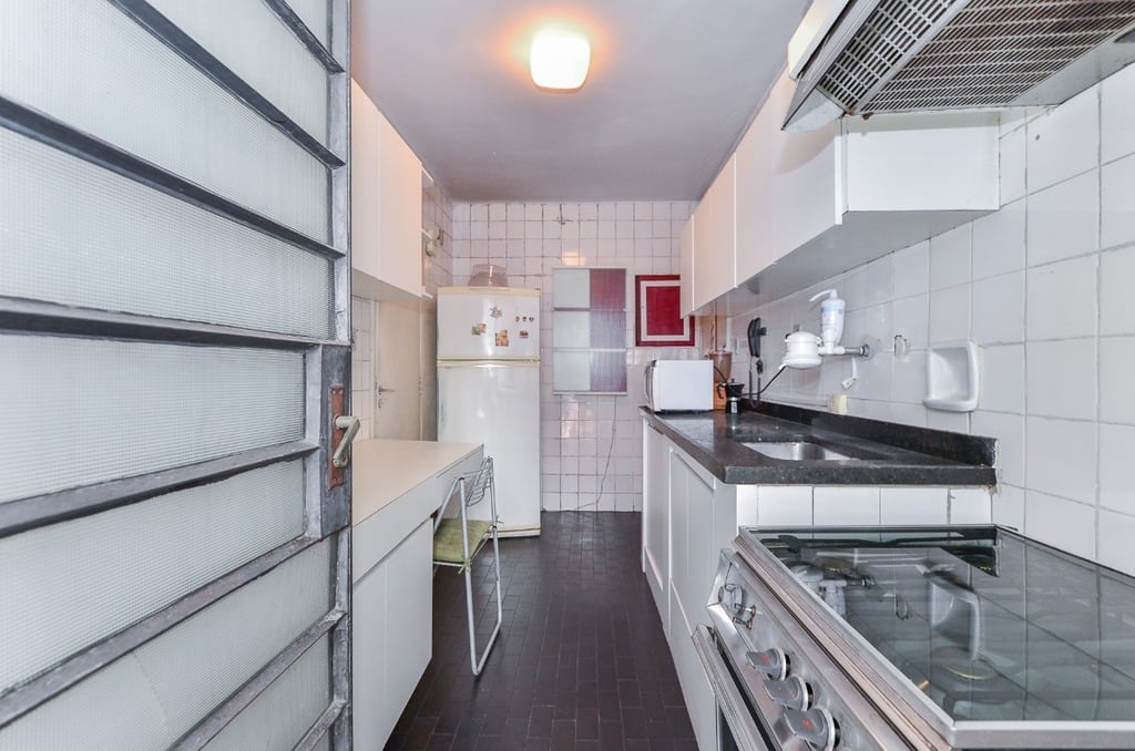 Apartamento à venda com 2 quartos, 85m² - Foto 2