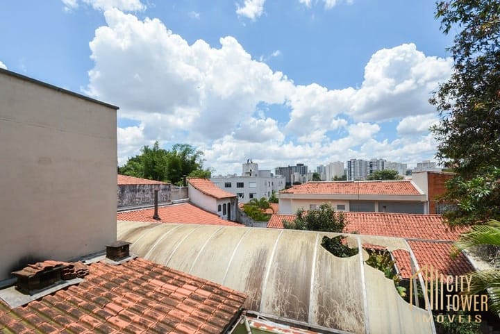 Casa à venda com 3 quartos, 216m² - Foto 4