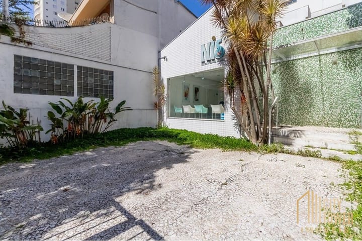 Casa à venda com 4 quartos, 176m² - Foto 1