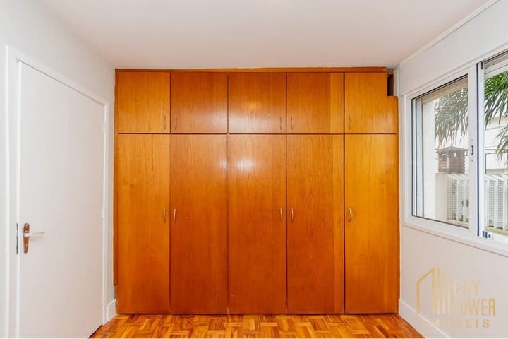 Apartamento à venda com 2 quartos, 80m² - Foto 2