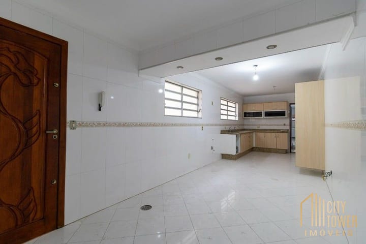 Casa à venda com 3 quartos, 240m² - Foto 9