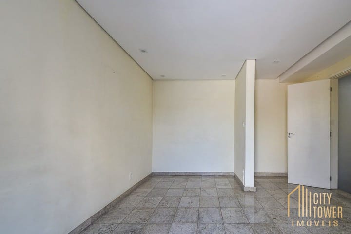 Casa à venda com 4 quartos, 205m² - Foto 3