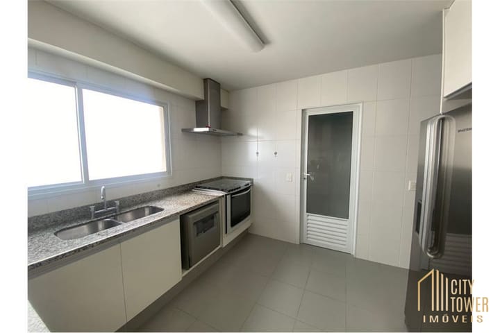 Apartamento à venda com 3 quartos, 200m² - Foto 17