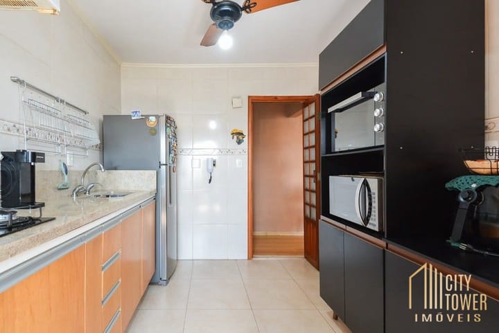 Apartamento à venda com 2 quartos, 64m² - Foto 2