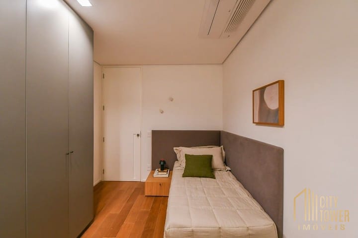 Apartamento à venda com 3 quartos, 213m² - Foto 9