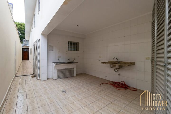 Casa à venda com 3 quartos, 240m² - Foto 17