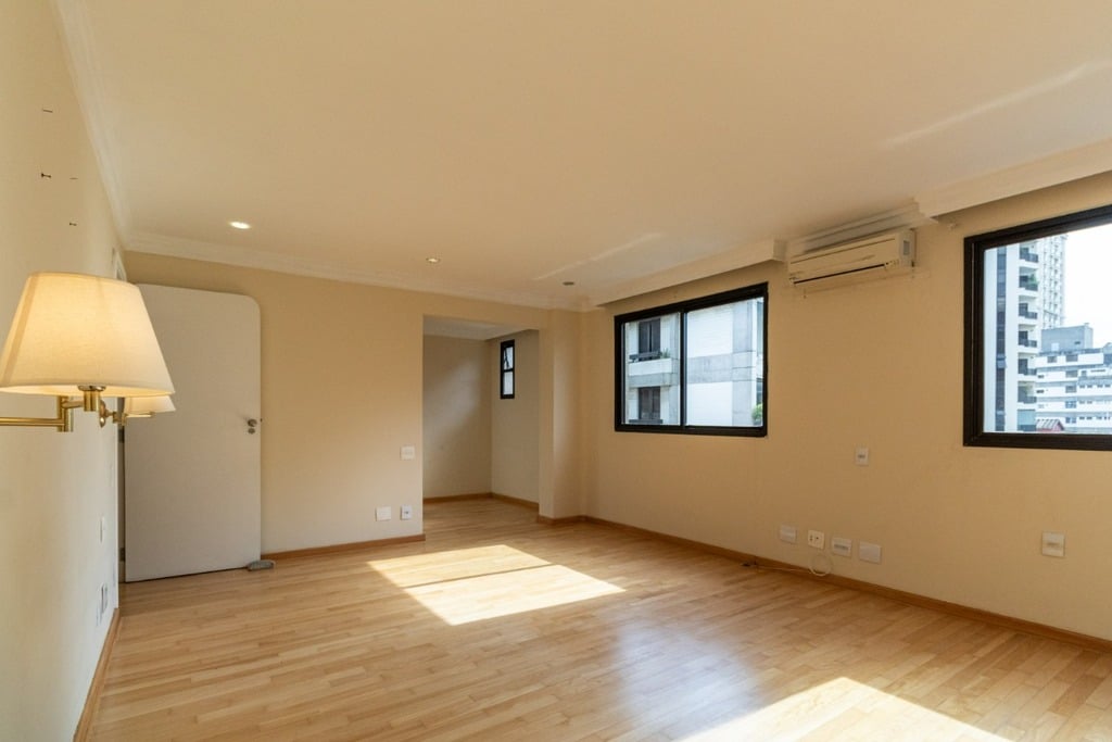 Apartamento à venda com 3 quartos, 209m² - Foto 11