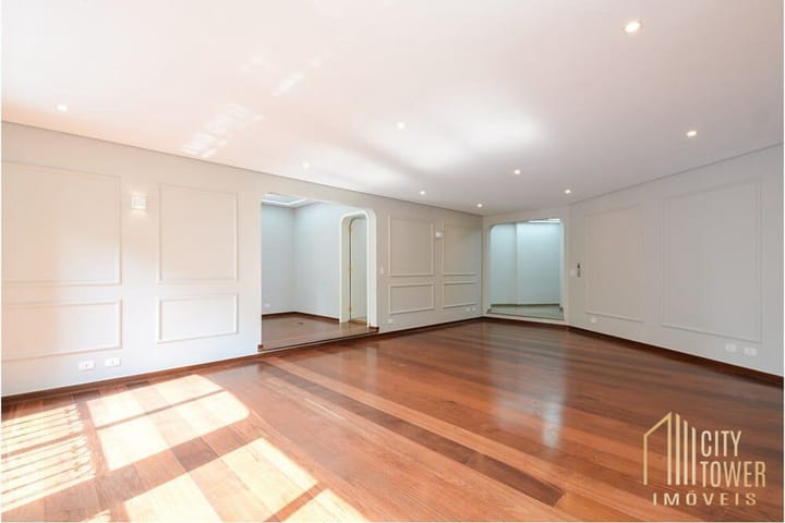 Apartamento à venda com 4 quartos, 229m² - Foto 1