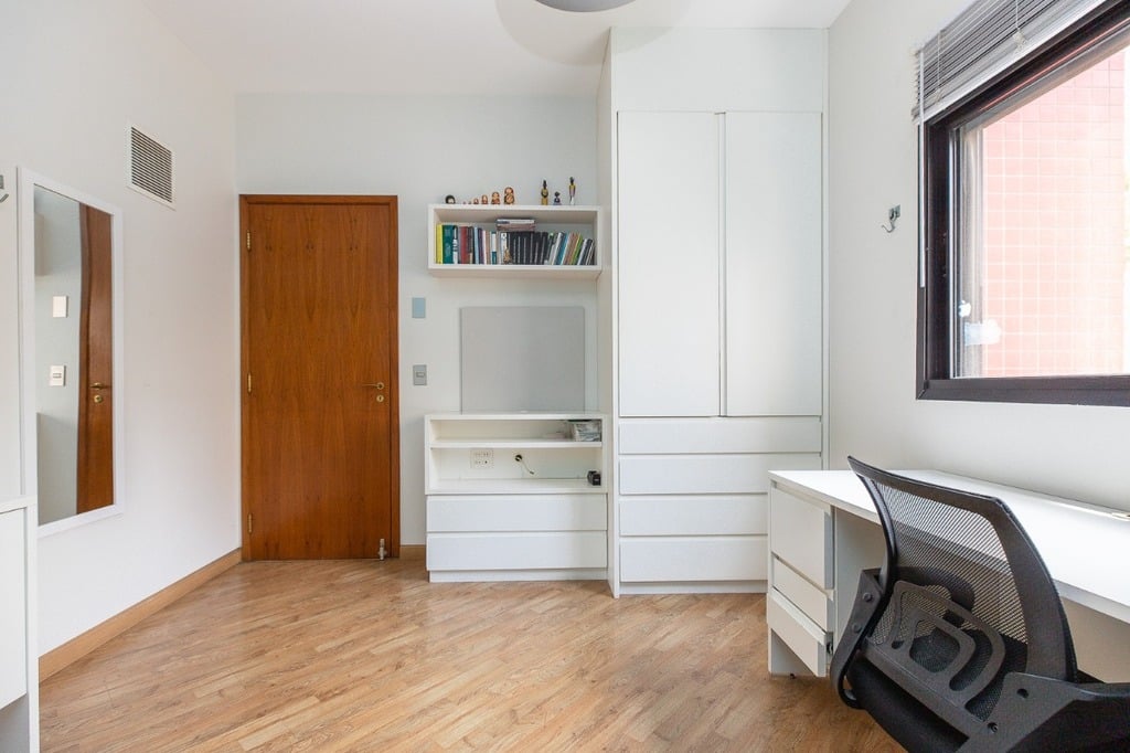 Apartamento à venda com 3 quartos, 219m² - Foto 9