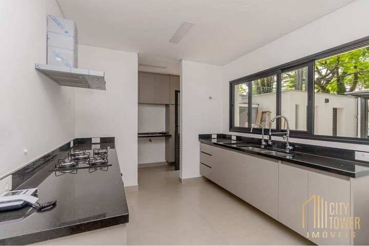 Casa à venda com 3 quartos, 318m² - Foto 9