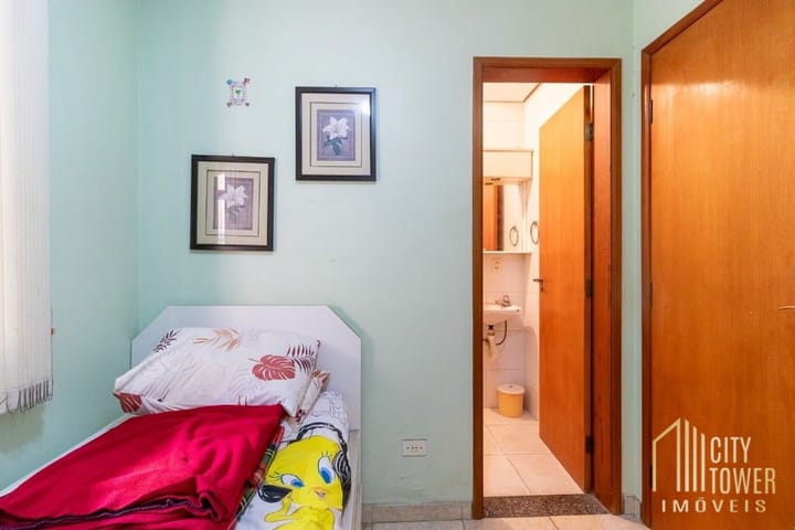 Casa à venda com 4 quartos, 200m² - Foto 15