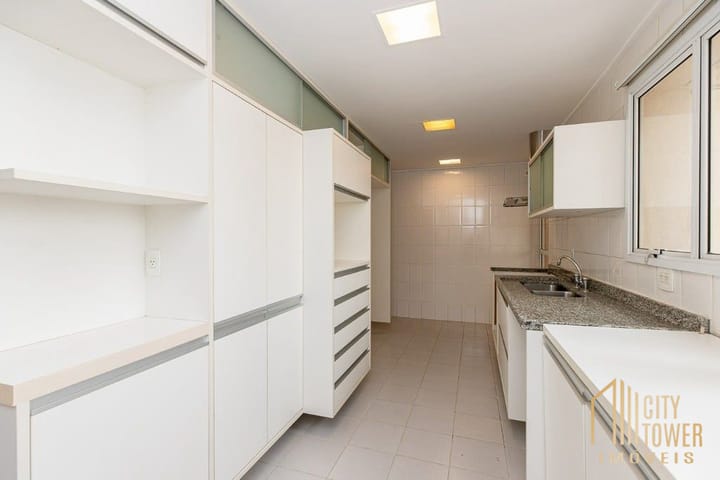 Apartamento à venda com 3 quartos, 190m² - Foto 9