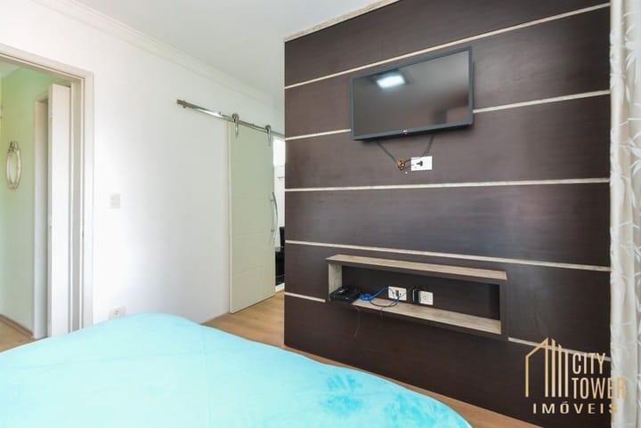 Casa à venda com 3 quartos, 216m² - Foto 2