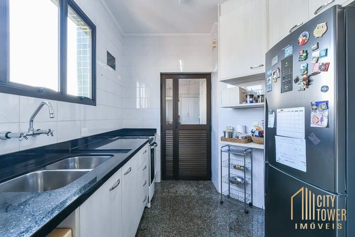 Apartamento à venda com 4 quartos, 200m² - Foto 5