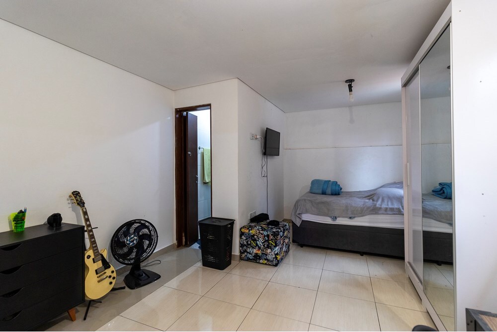 Casa à venda com 4 quartos, 180m² - Foto 4