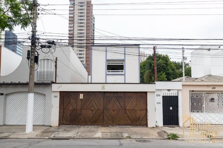 Casa à venda com 4 quartos, 200m² - Foto 1