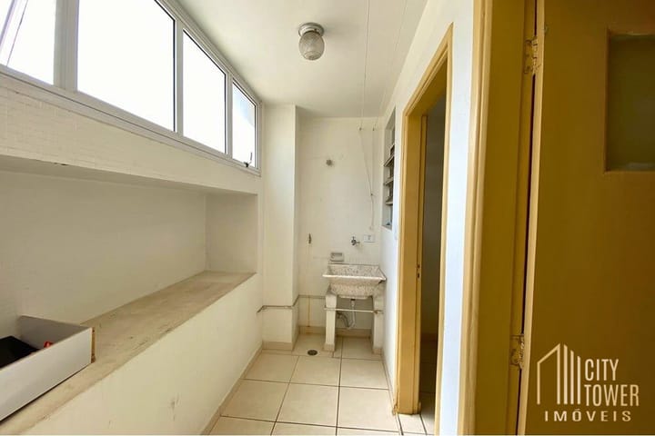 Apartamento à venda com 3 quartos, 79m² - Foto 2