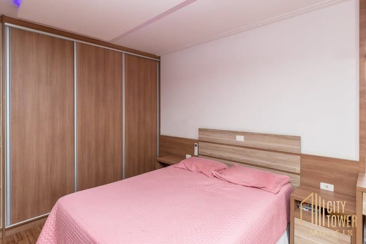 Casa à venda com 3 quartos, 320m² - Foto 2