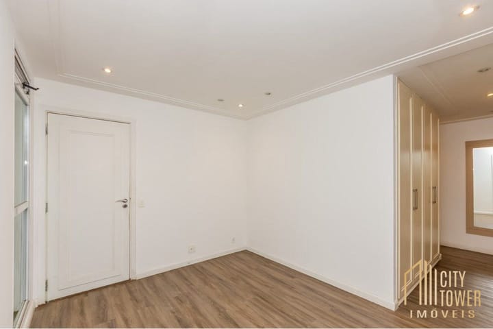 Apartamento à venda com 3 quartos, 218m² - Foto 10