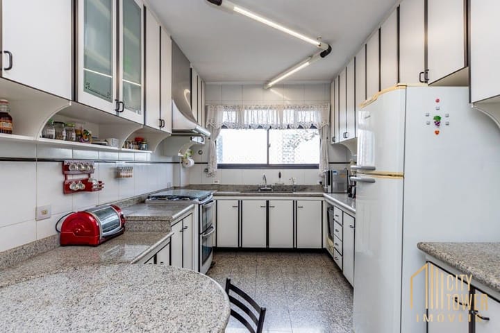 Apartamento à venda com 4 quartos, 200m² - Foto 45