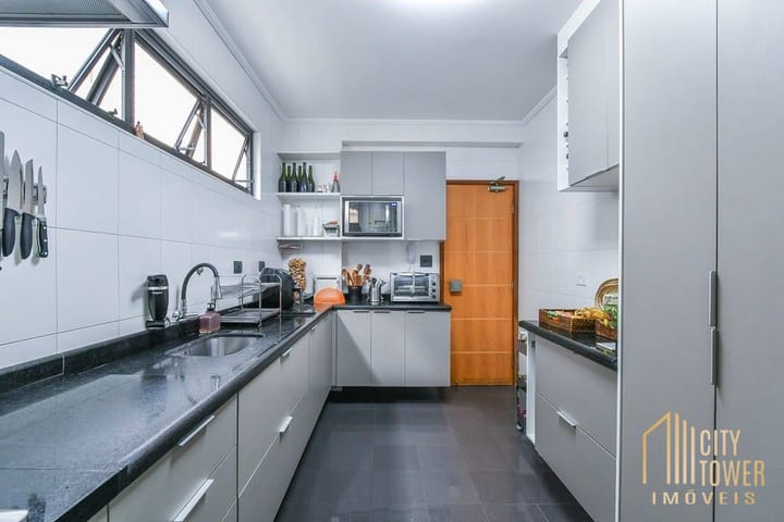 Apartamento à venda com 3 quartos, 178m² - Foto 10