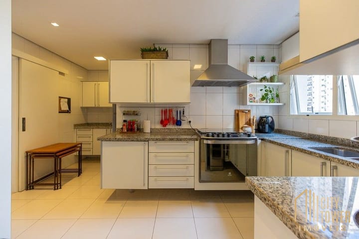 Apartamento à venda com 4 quartos, 311m² - Foto 3