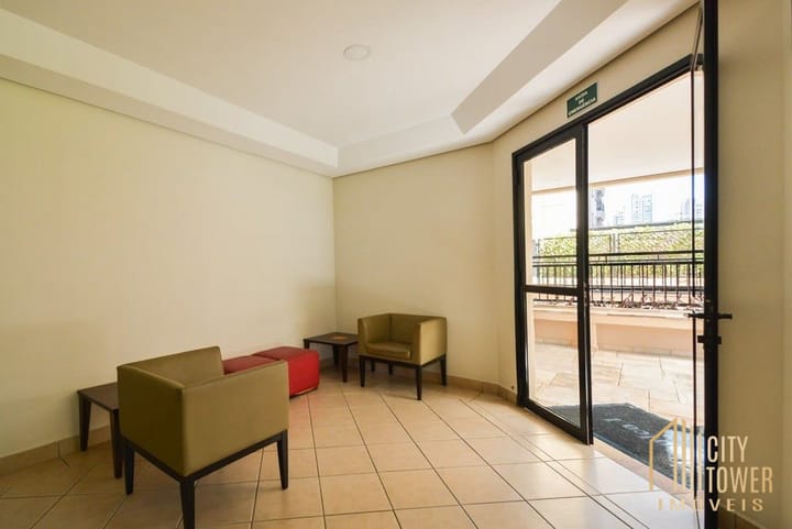 Apartamento à venda com 3 quartos, 70m² - Foto 2