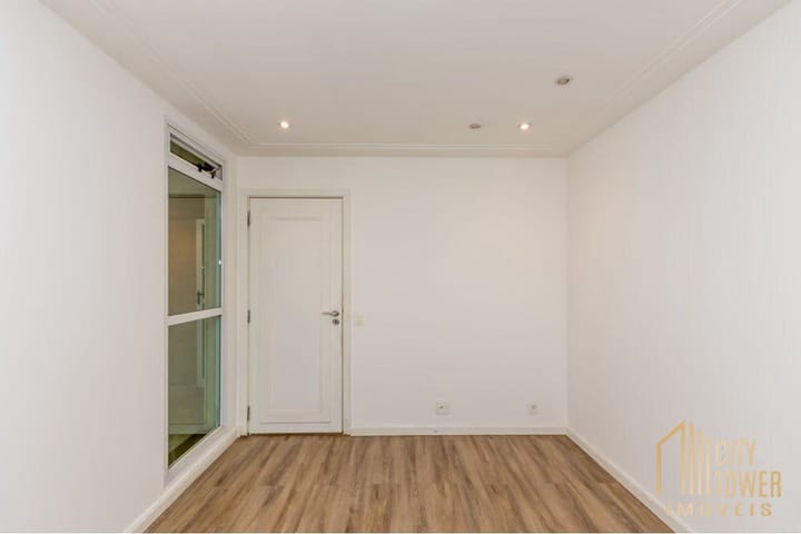 Apartamento à venda com 3 quartos, 218m² - Foto 9