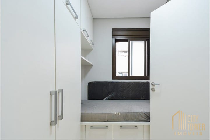 Apartamento à venda com 4 quartos, 229m² - Foto 2